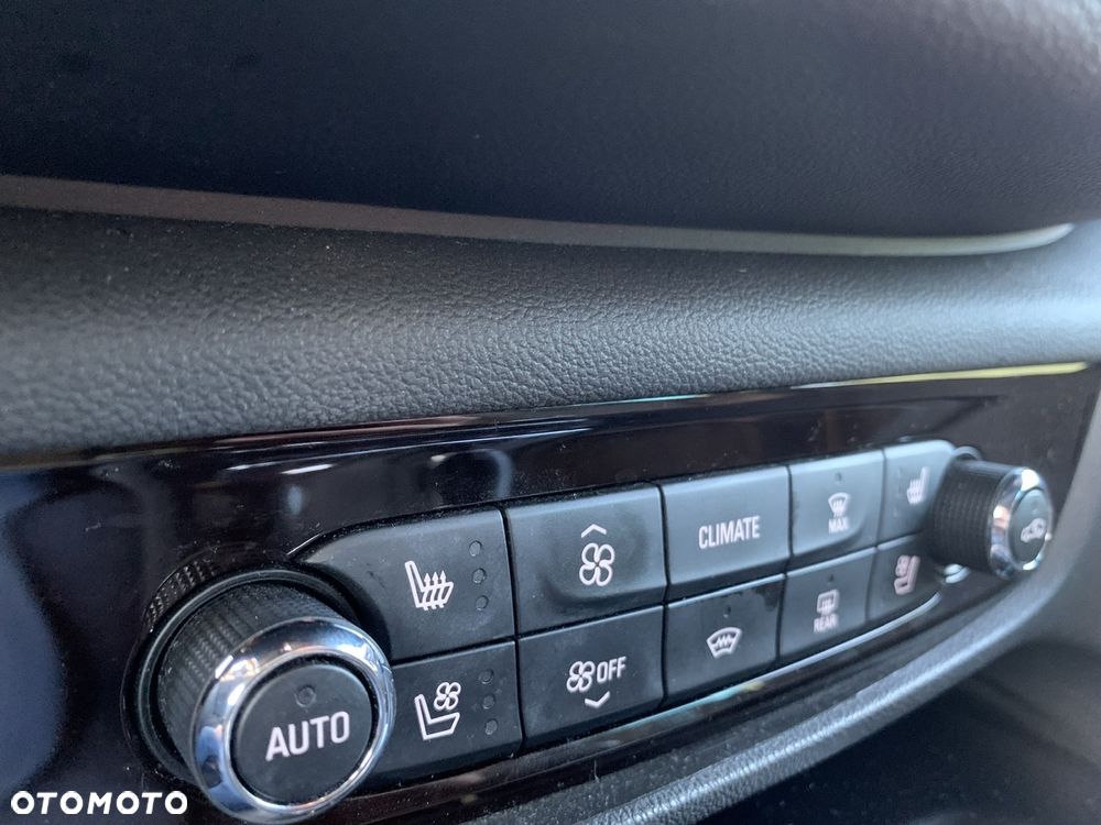 Opel Insignia Sports Tourer 2.0 Diesel Exclusive - 35