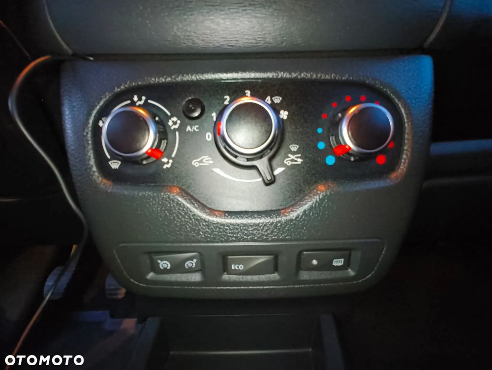 Dacia Lodgy 1.3 TCe Laureate S&S - 26