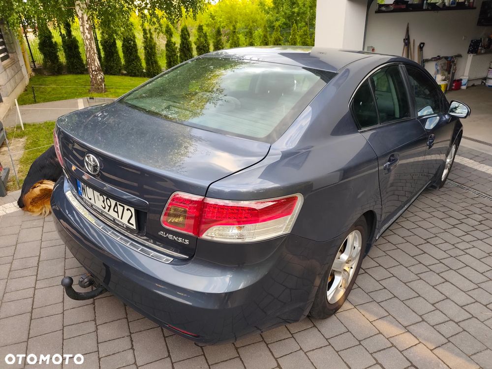 Toyota Avensis 2.0 Sol plus - 4