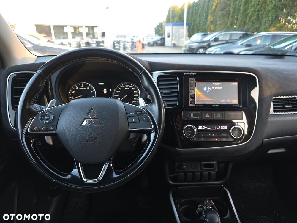 Mitsubishi Outlander - 9
