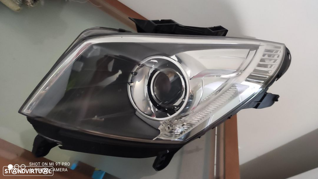 farol xenon esquerdo citroen C6 - 2