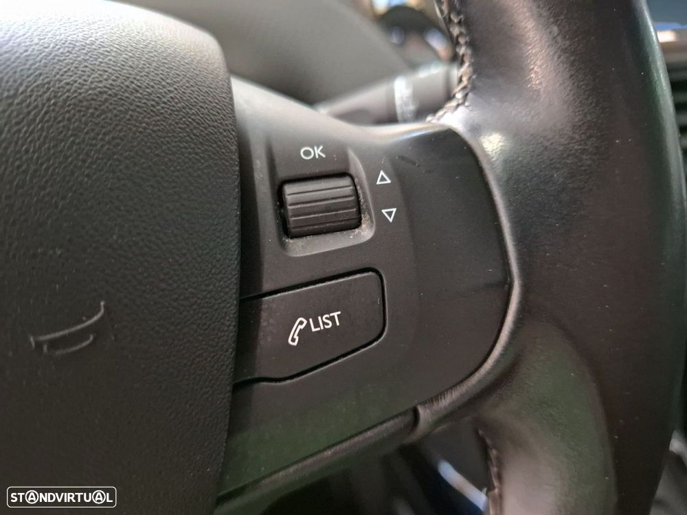 Peugeot 2008 1.2 PureTech Allure - 21
