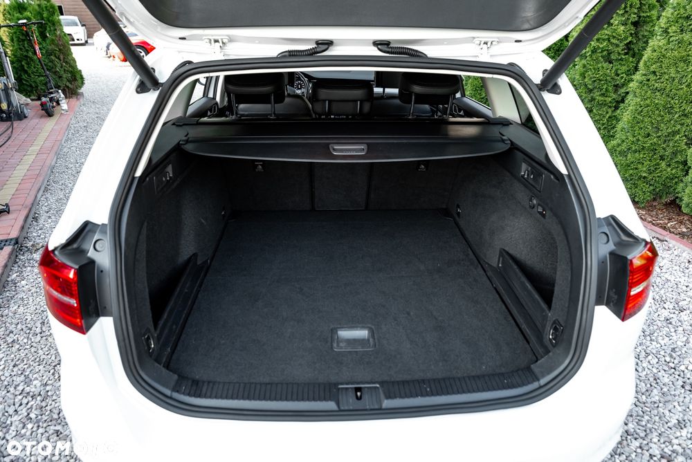 Volkswagen Passat Variant 2.0 TDI SCR 4Motion DSG Highline - 23