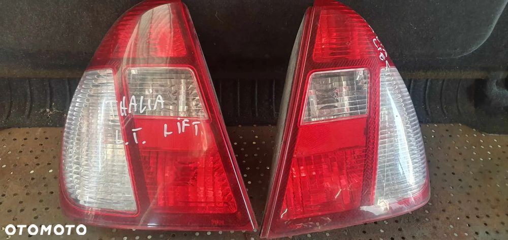 Renault Thalia Lift  Lampy tylne, lewa, prawa - 1