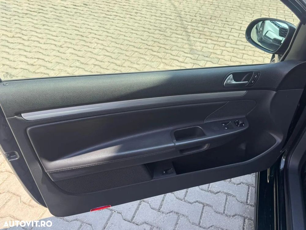 Volkswagen Golf 2.0 FSI GTI 30 Edition - 12