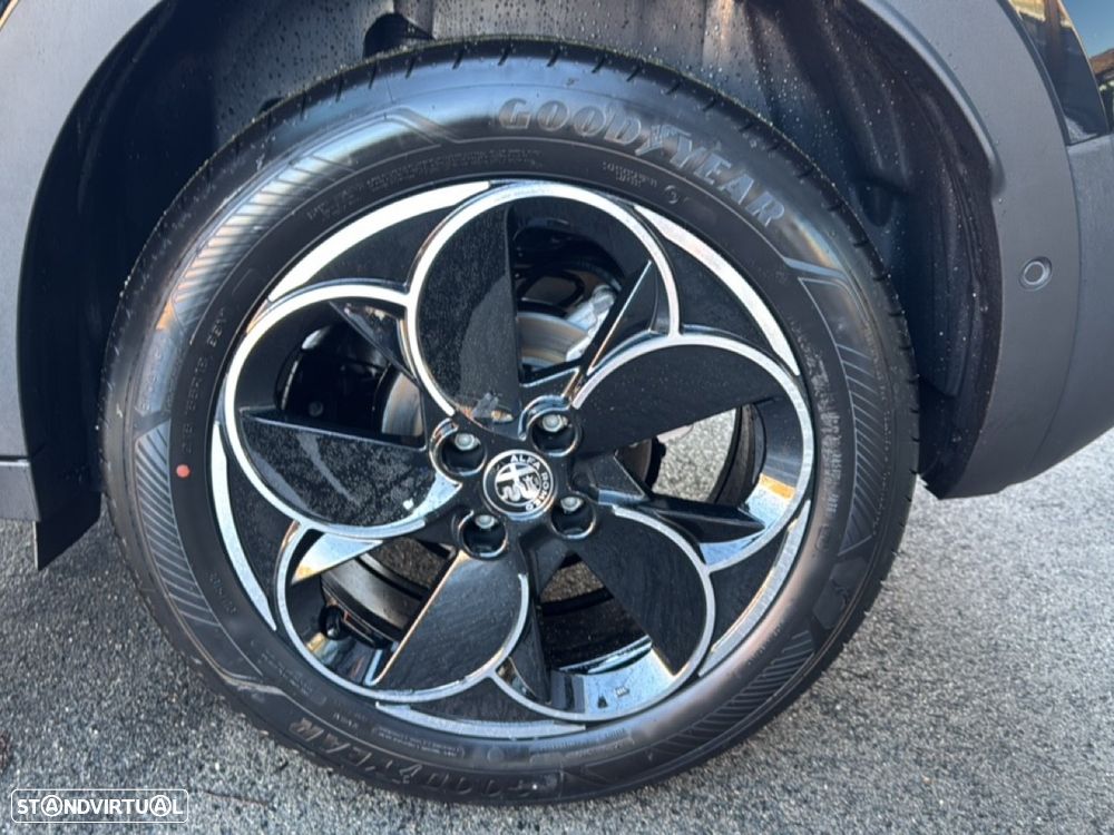 Alfa Romeo Junior 1.2 Intensa eDCT6 - 11