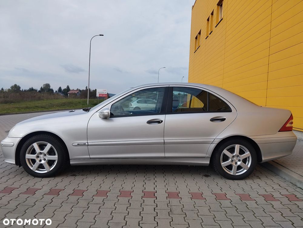 Mercedes-Benz Klasa C 180 Kompressor Classic - 8