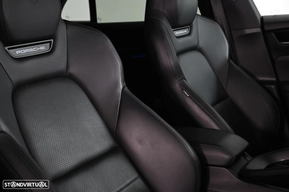 Porsche Macan Electric 4 - 22