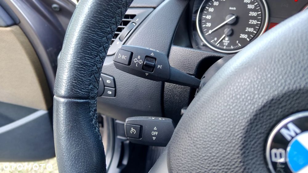 BMW X1 sDrive18d xLine - 21