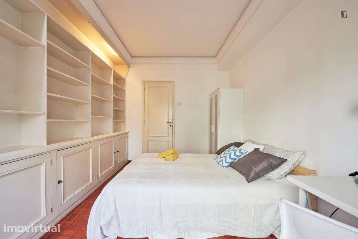 Quarto - localizado em Marquês de Pombal Lisbon - Grande imagem: 4/48