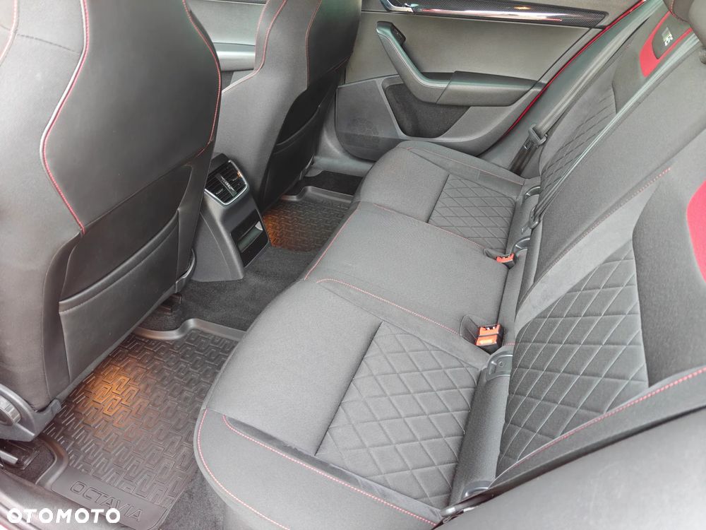 Skoda Octavia 2.0 TDI 4x4 DSG RS - 15