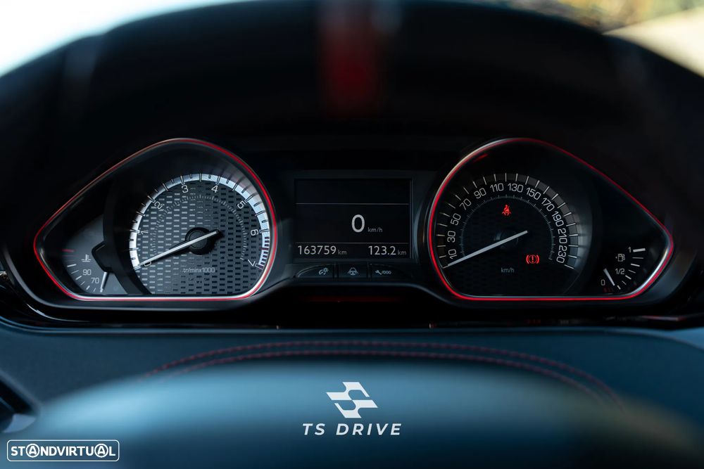 Peugeot 208 1.6 THP GTi - 17
