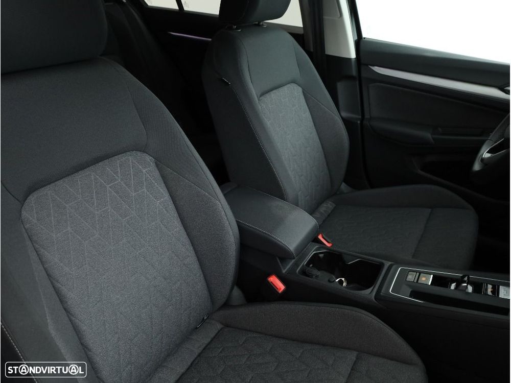 VW Golf 1.5 TSI e-Hybrid Life DSG - 16