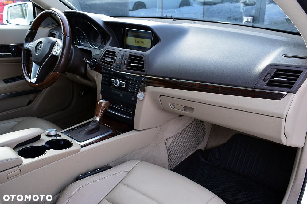 Mercedes-Benz Klasa E 350 4-Matic - 9