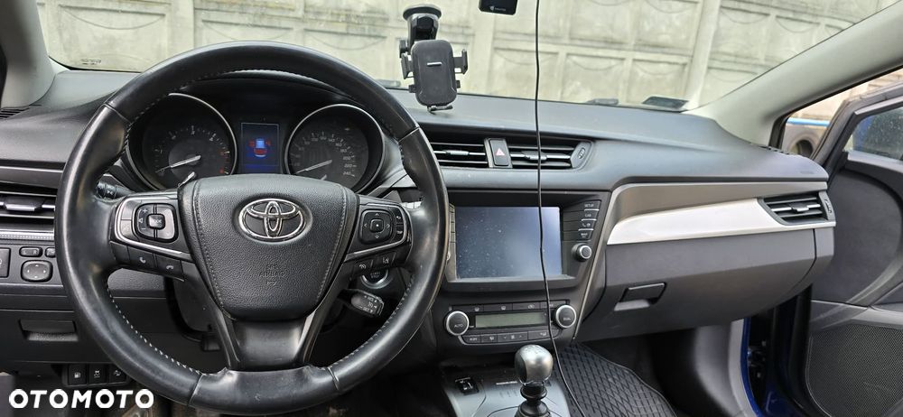 Toyota Avensis 2.0 D-4D Premium - 3