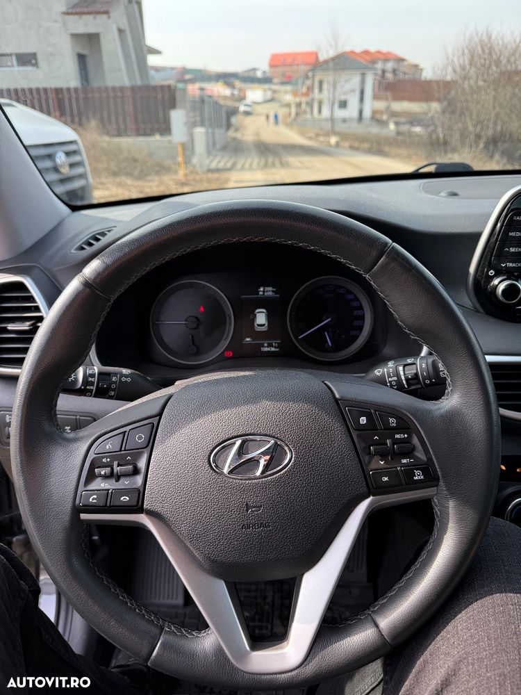 Hyundai Tucson 2.0 CRDI 4WD 6MT Premium - 23