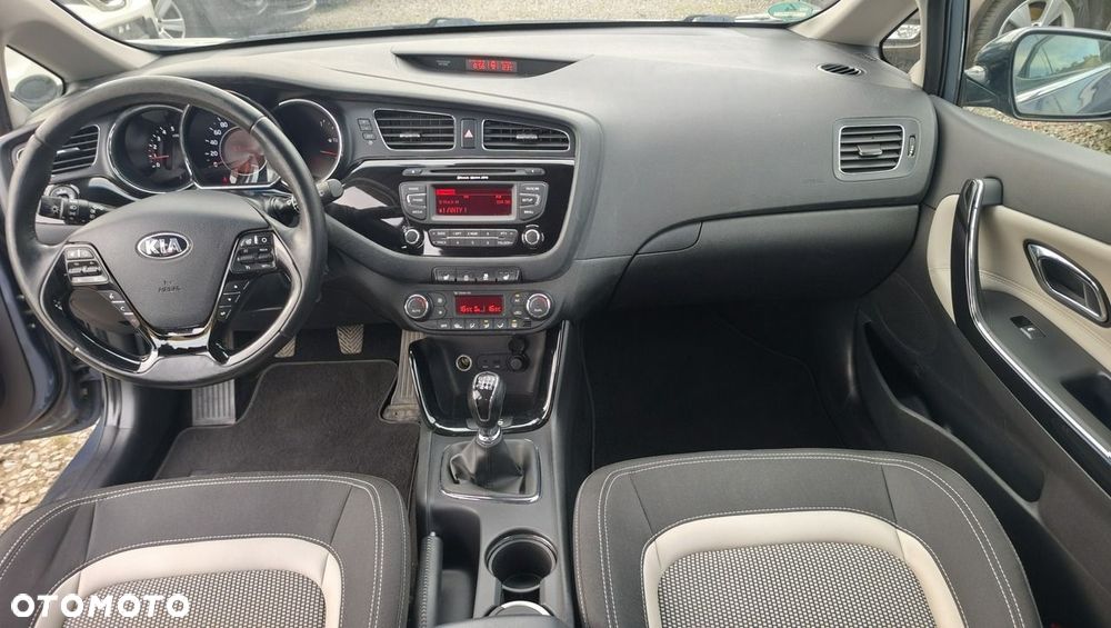 Kia Ceed - 14
