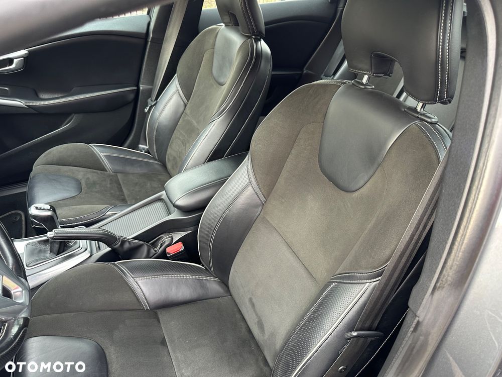 Volvo V40 - 9