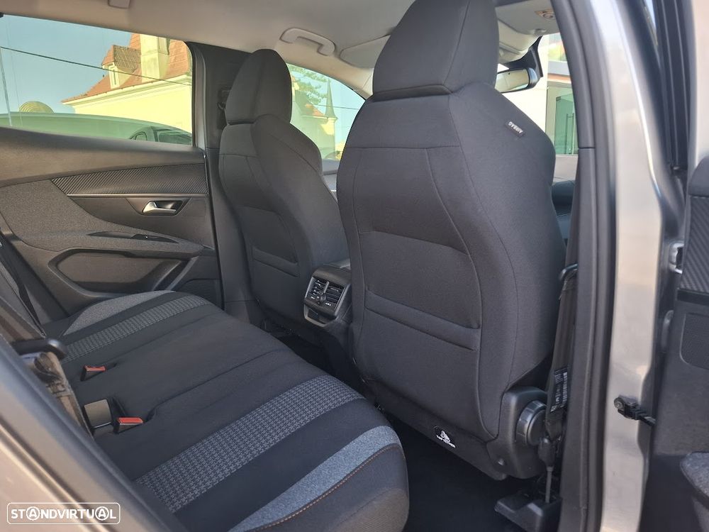 Peugeot 3008 PureTech 130 Stop & Start GPF EAT8 Active Business-Pack - 37