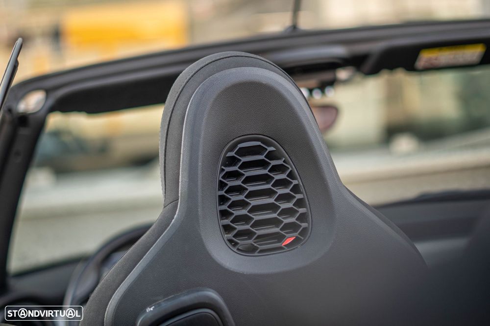 MINI Cabrio Cooper Premium Extra JCW Auto - 40