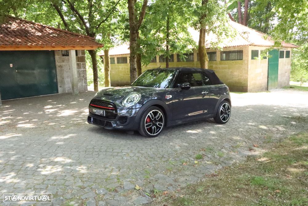 MINI Cabrio John Cooper Works - 4