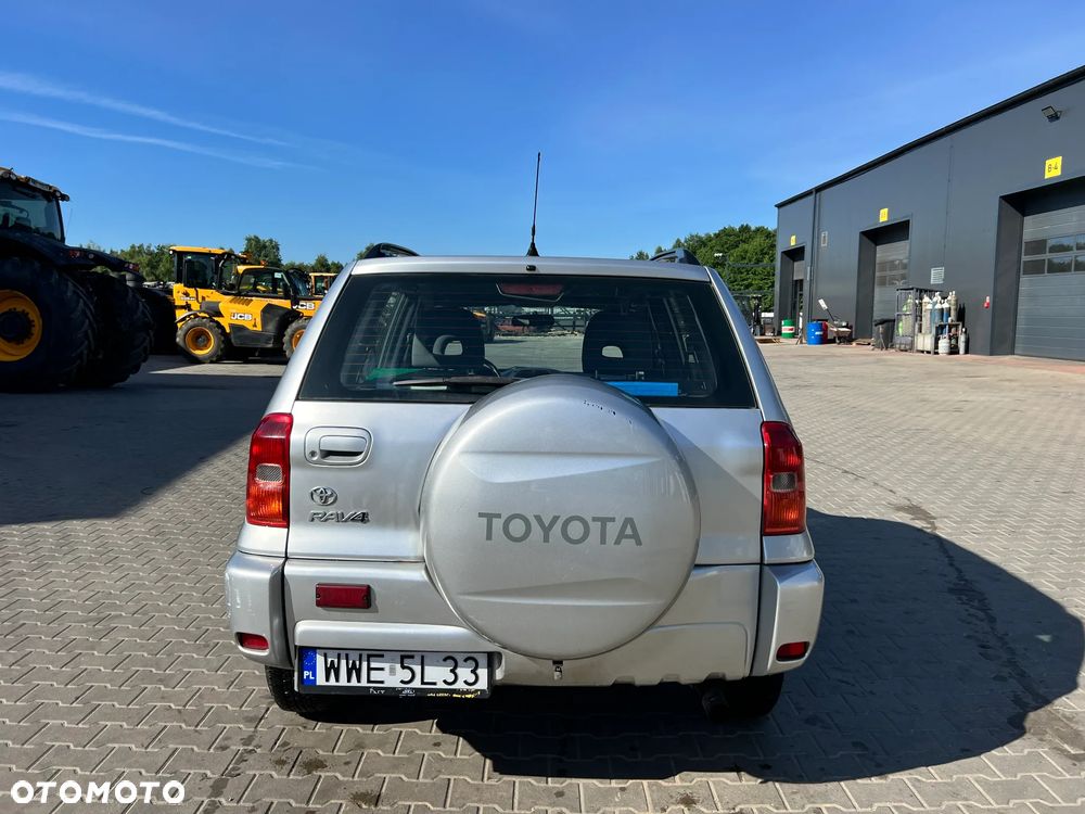 Toyota RAV4 2.0 D-4D 4x4 - 4