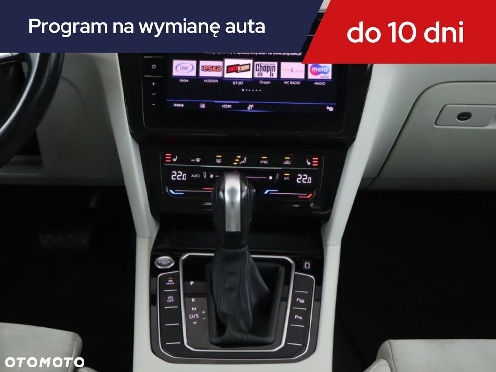 Volkswagen Passat - 14