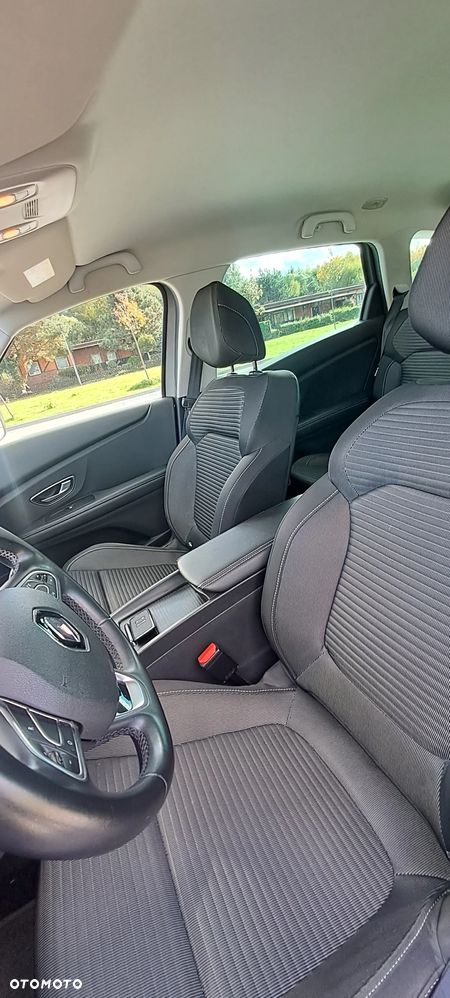 Renault Grand Scenic - 10