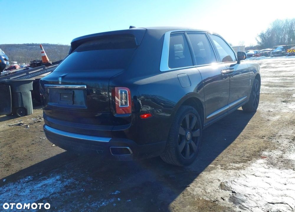 Rolls-Royce Cullinan - 7