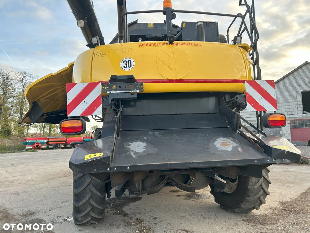 New Holland CR9070 - 11