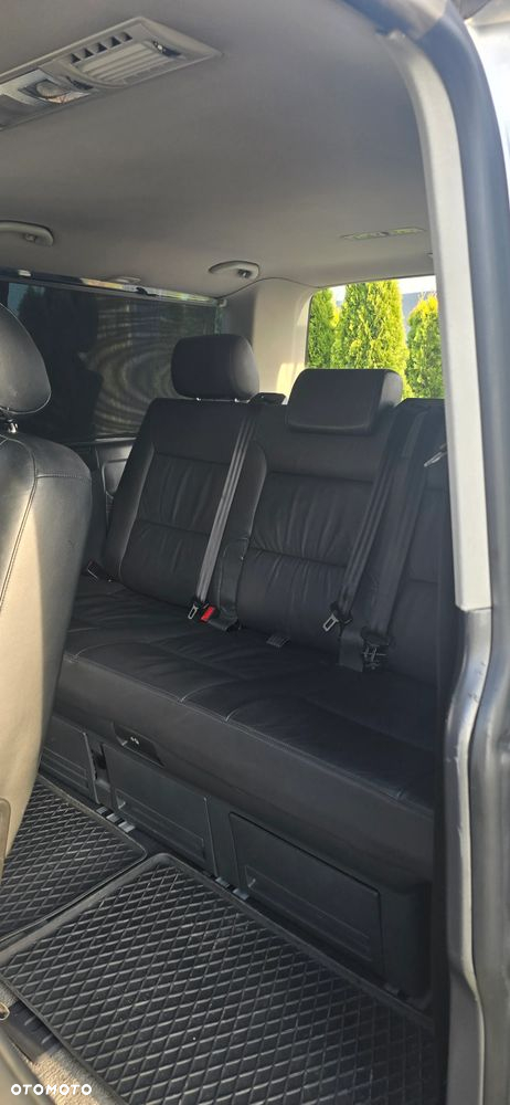 Volkswagen Multivan - 7