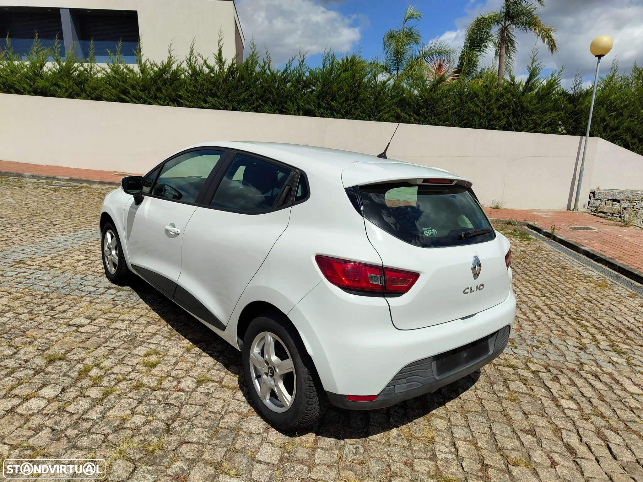 Renault Clio 1.2 16V 75 Life - 5