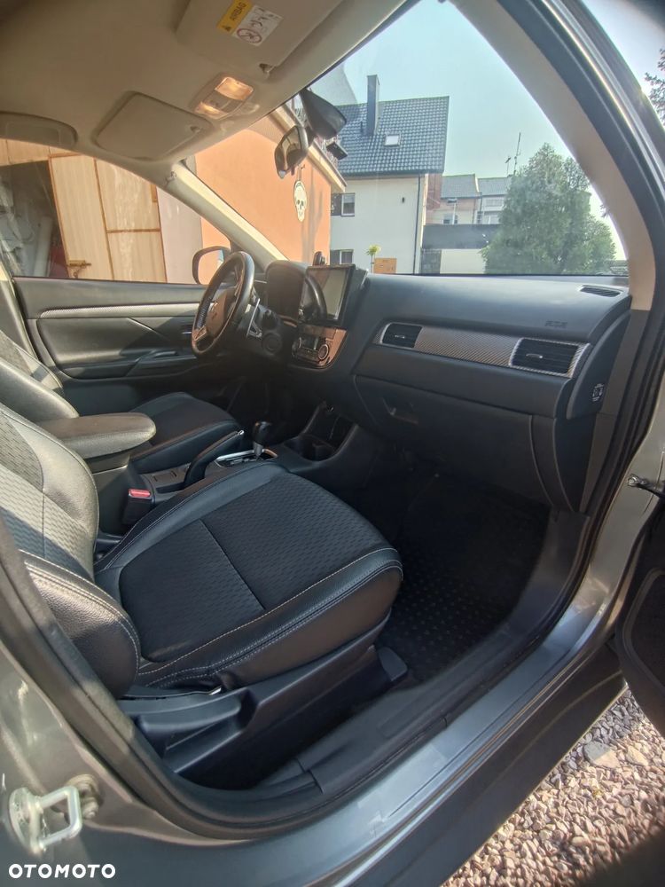 Mitsubishi Outlander - 5
