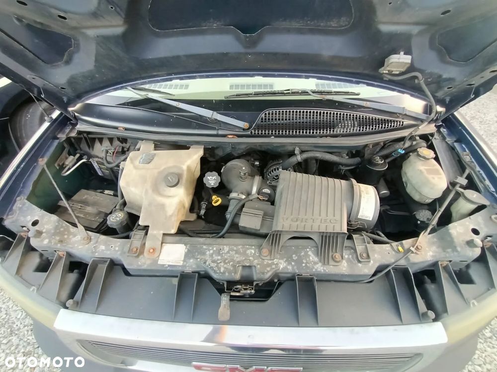 GMC Savana - 20
