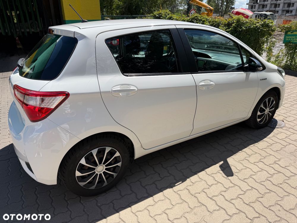 Toyota Yaris Hybrid 100 Active EU6 - 2