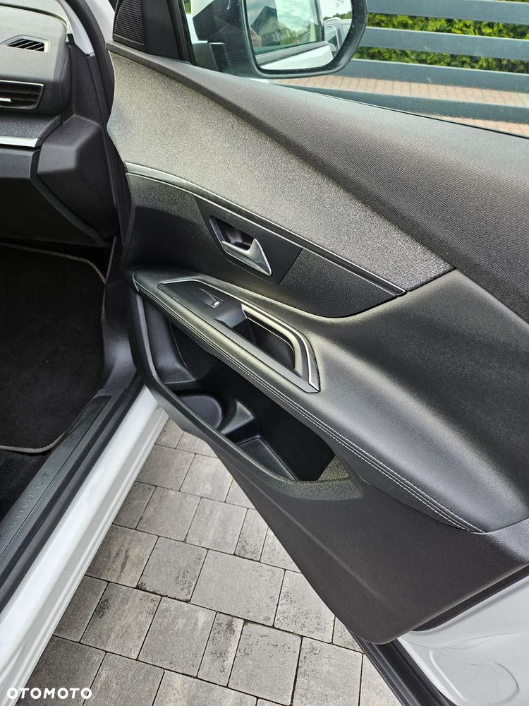 Peugeot 3008 BlueHDi 130 Stop & Start Allure Business-Paket - 22