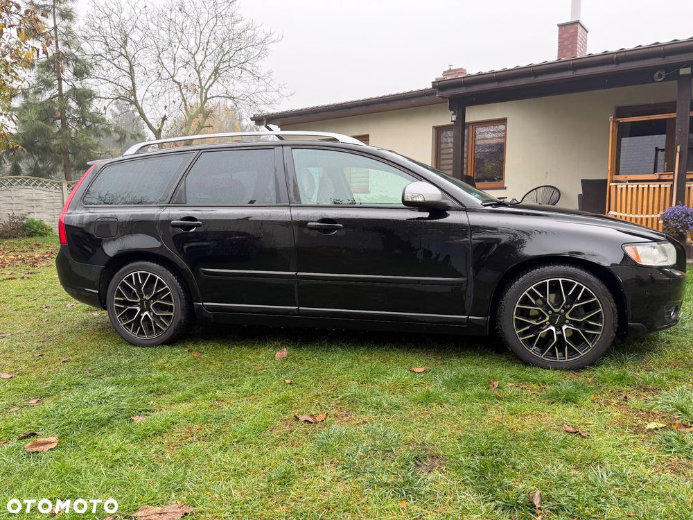 Volvo V50 2012 photo 2