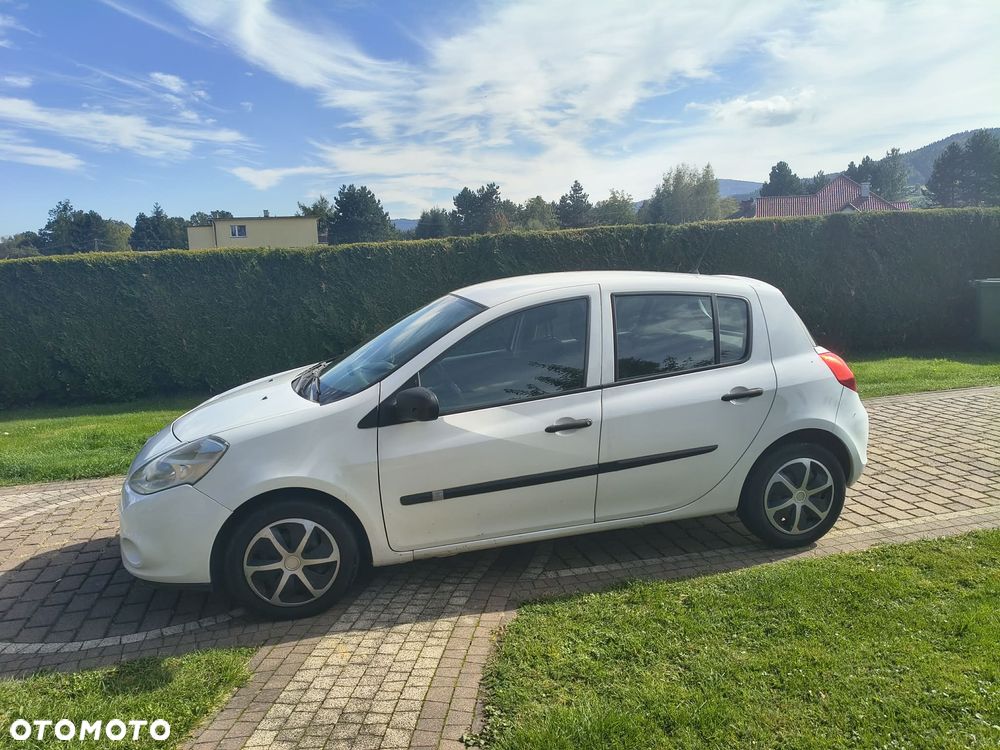 Renault Clio 1.2 16V Authentique - 4