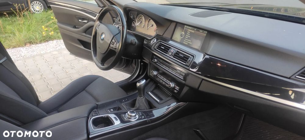 BMW Seria 5 530d - 35