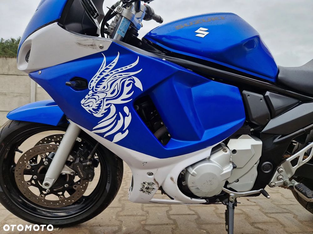 Suzuki GSX - 18