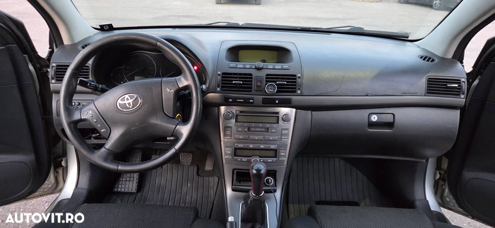 Toyota Avensis 1.8 Sdn. Sol - 12