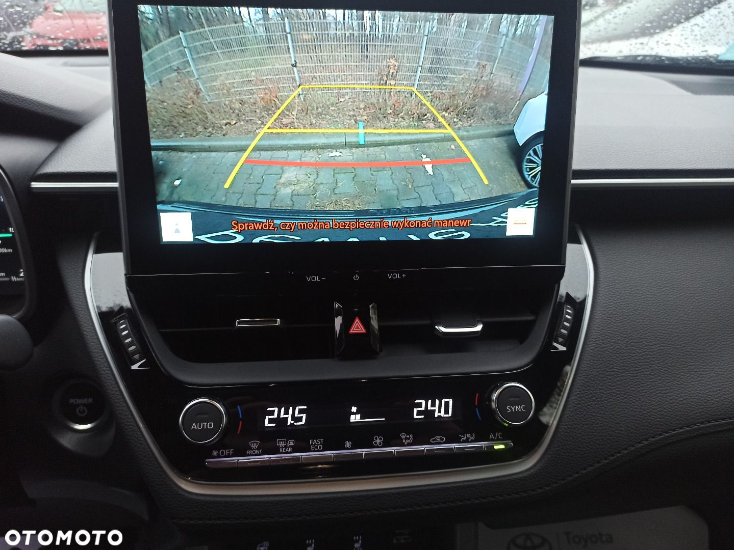 Toyota Corolla Cross - 18