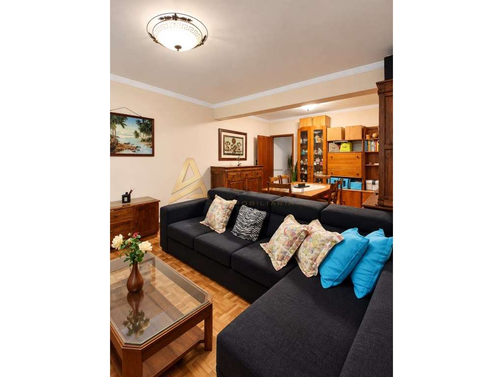 APARTAMENTO T3 COM 117 m² + ARRUMOS CONVERTIDOS EM T0 | ESGUEIRA - ... - Grande imagem: 2/22