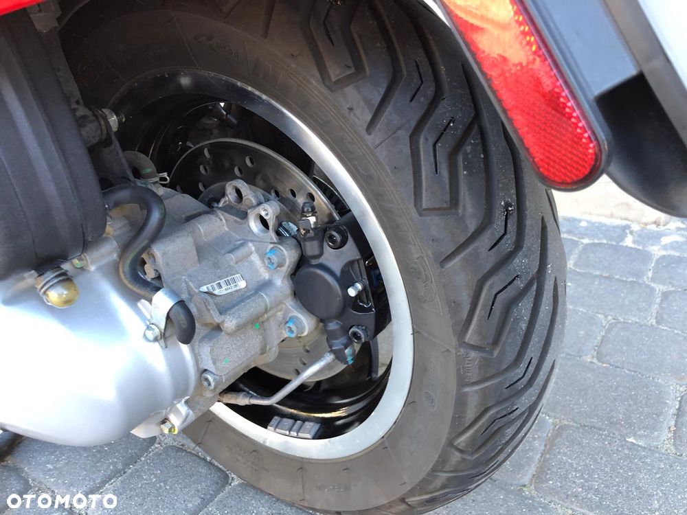Vespa GTS - 7