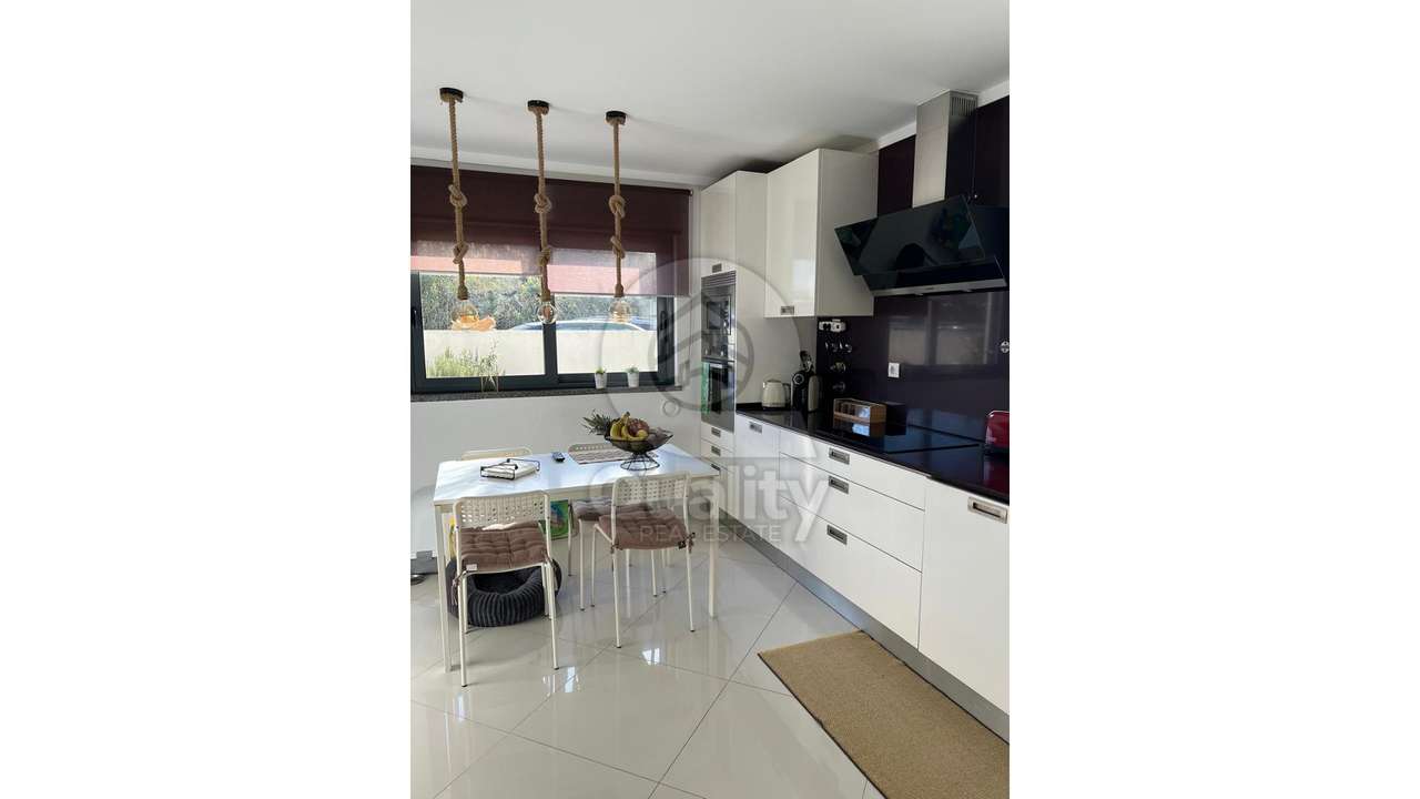 Moradia Isolada T4 em Santo António da Charneca - Grande imagem: 2/25