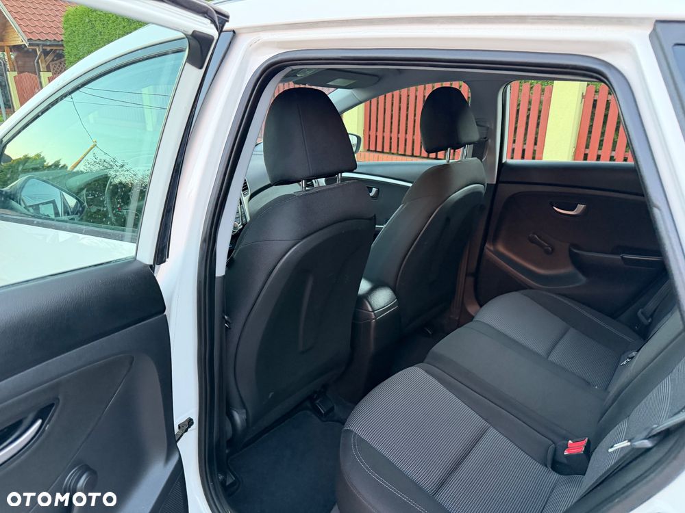 Hyundai i30 1.6 Comfort World Cup - 21