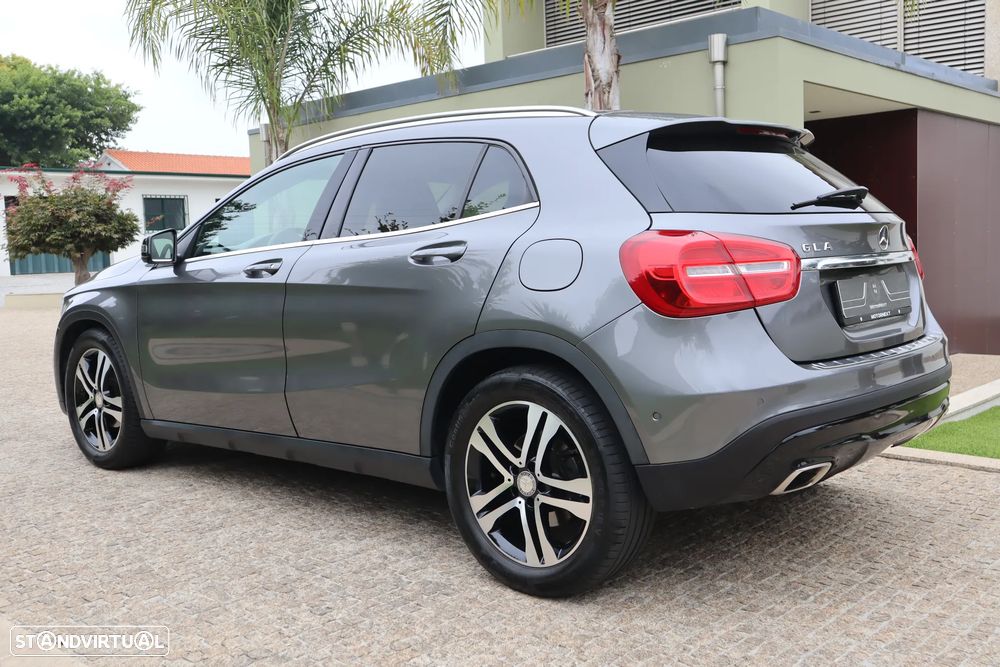 Mercedes-Benz GLA 180 d Urban - 4