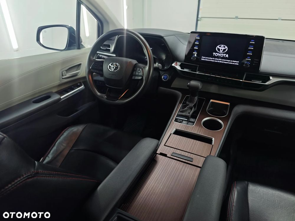 Toyota Sienna - 6