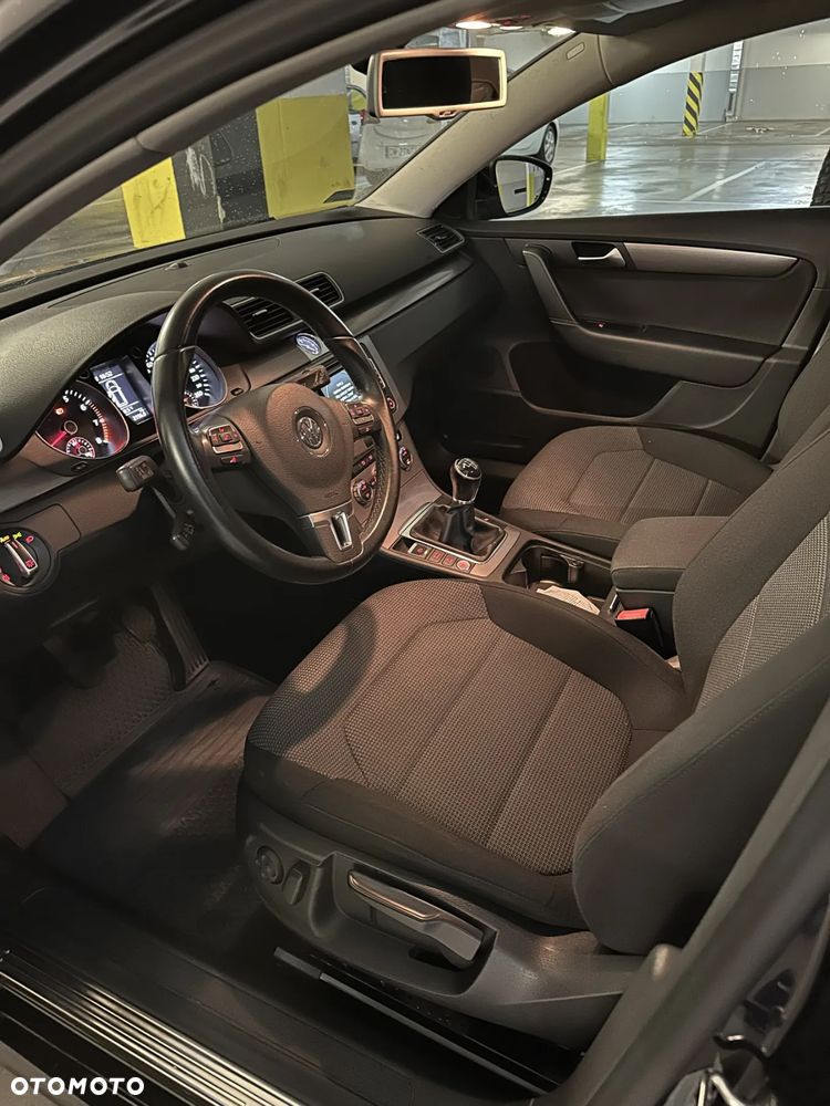 Volkswagen Passat - 6