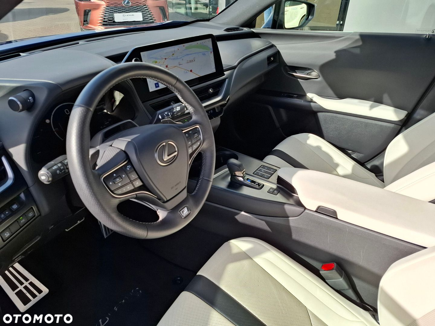 Lexus UX - 10